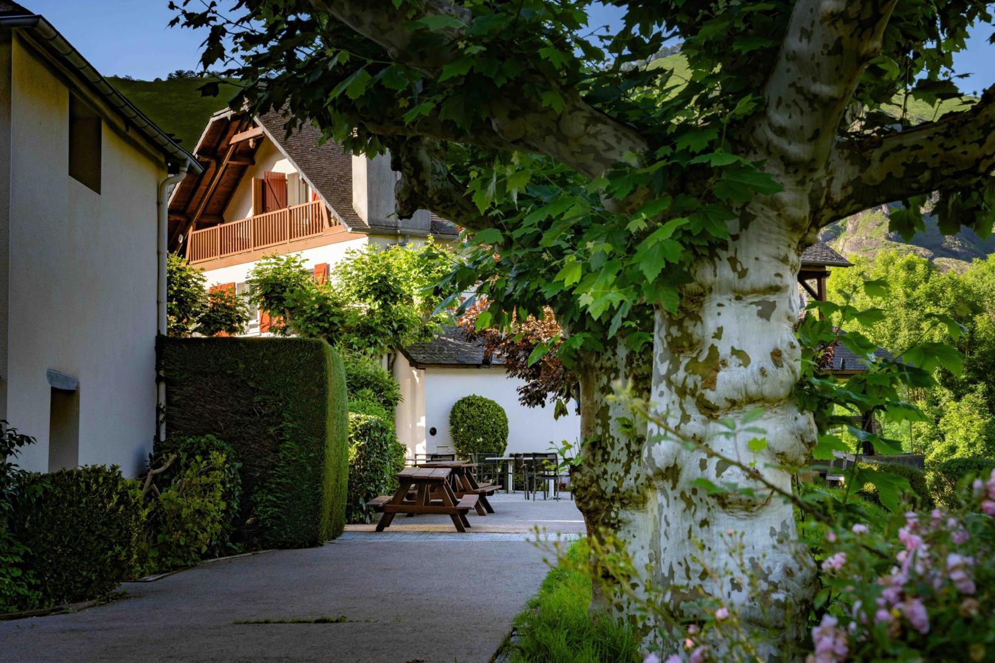 Logis Hotel Etchemaite Larrau Kültér fotó