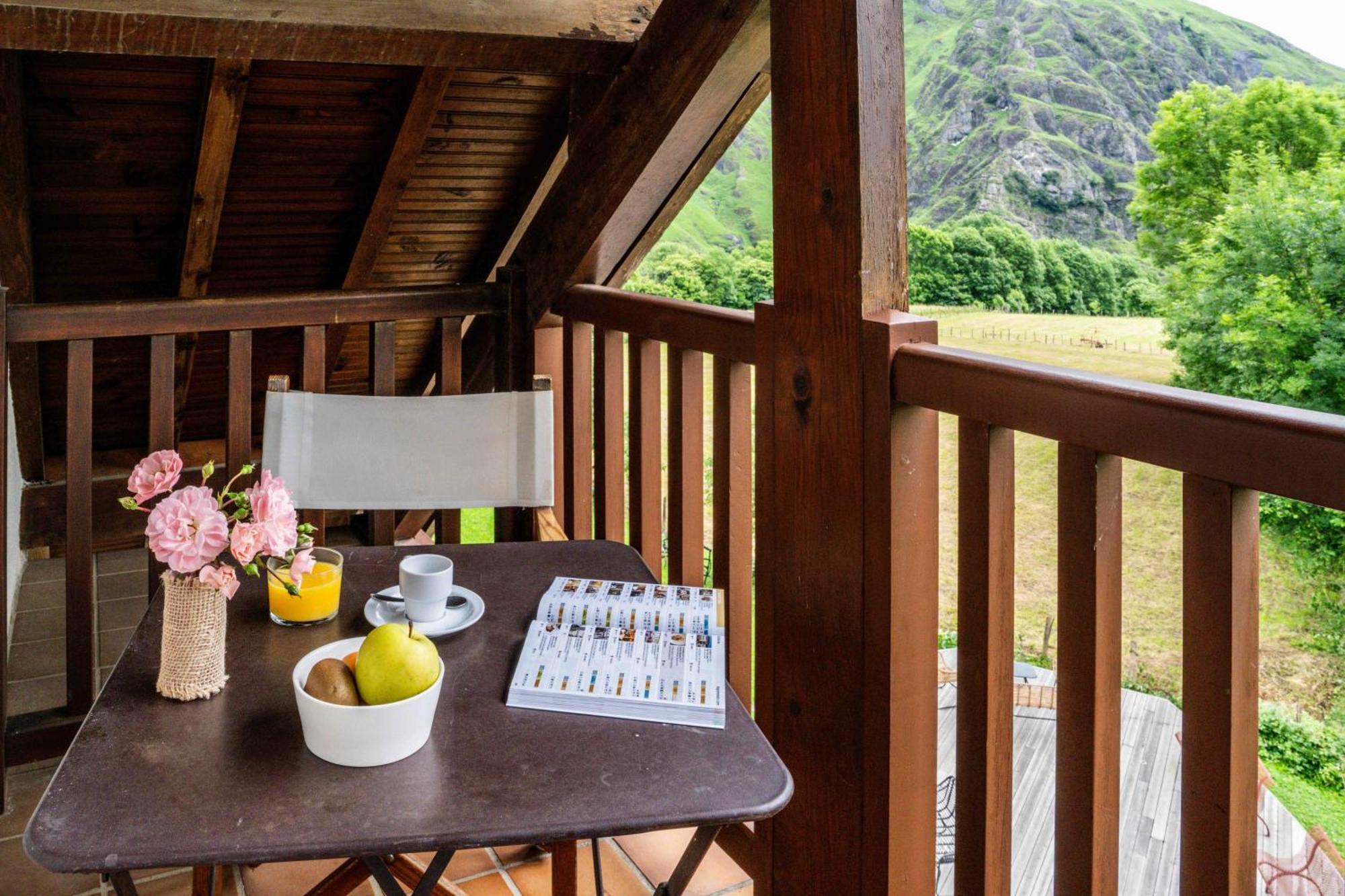 Logis Hotel Etchemaite Larrau Kültér fotó