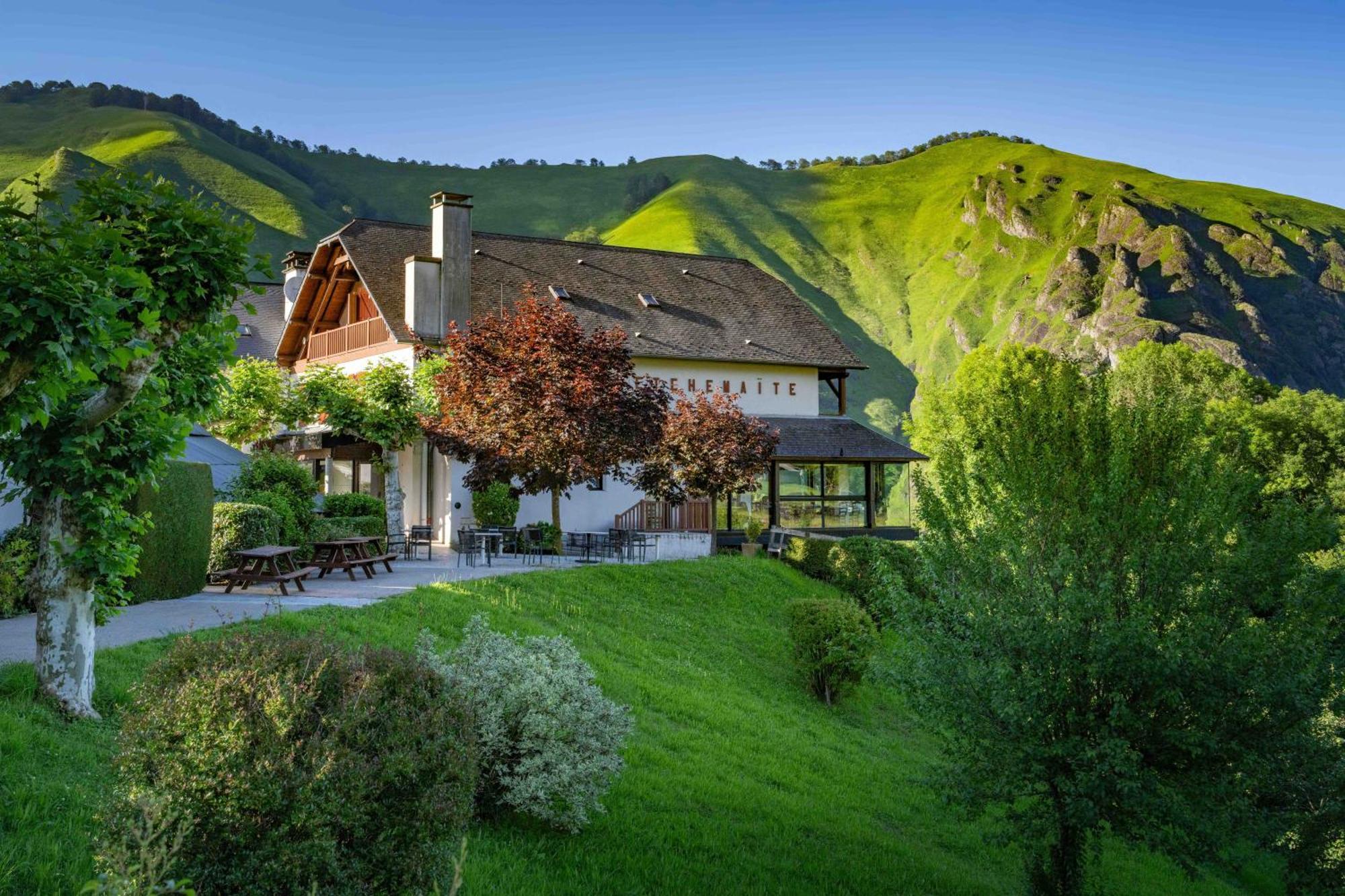 Logis Hotel Etchemaite Larrau Kültér fotó