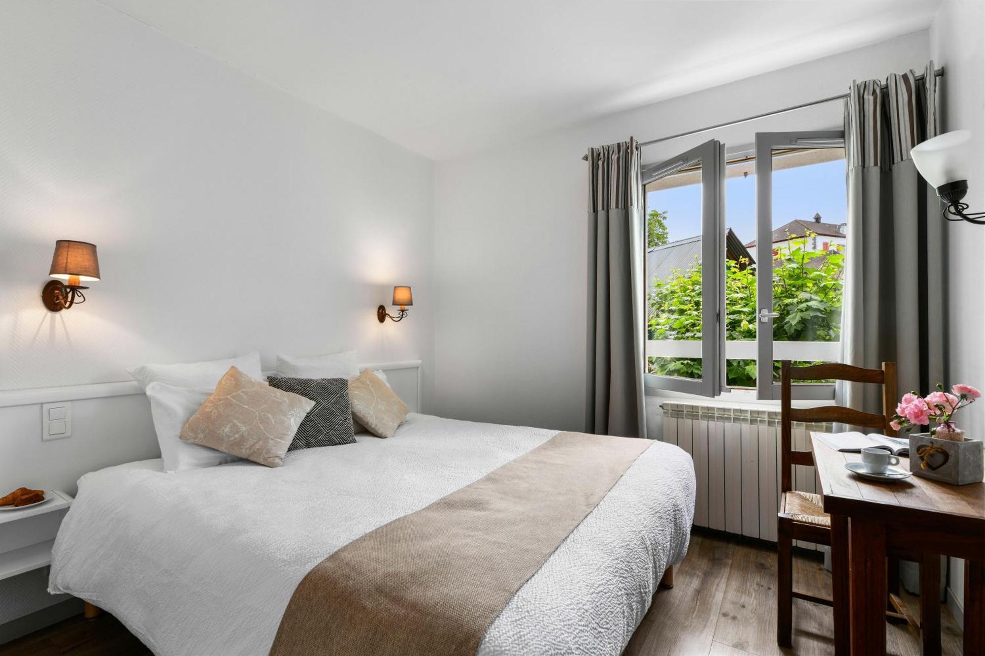 Logis Hotel Etchemaite Larrau Kültér fotó