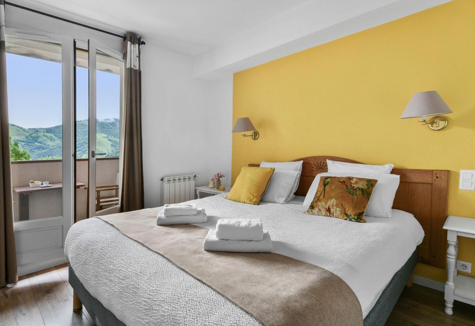 Logis Hotel Etchemaite Larrau Kültér fotó